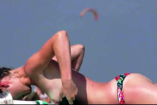 Voyeur Beach Downblouse Oops - Downblouse Videos, Nipple Slip, Oops, Free Candid Voyeur Tube